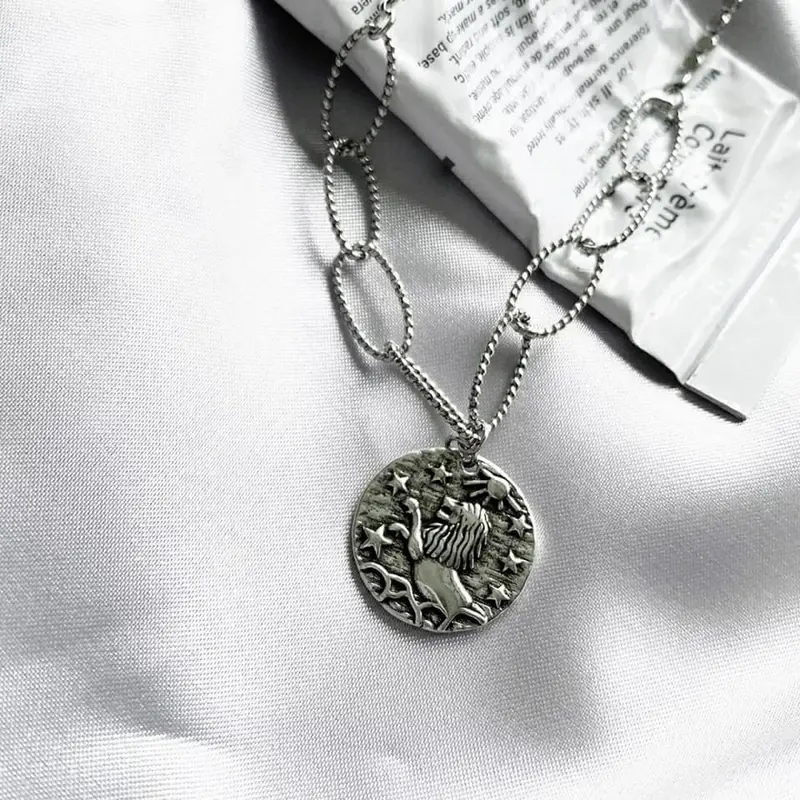 Retro Lion 🦁 Necklace