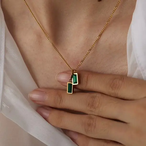 Green Cubic Zirconia 💚 Necklace